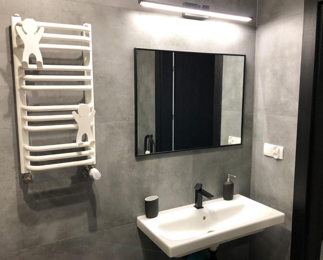 Ferienwohnung Bieszczadzkie Utulenie Ustrzyki Dolne Exterior foto