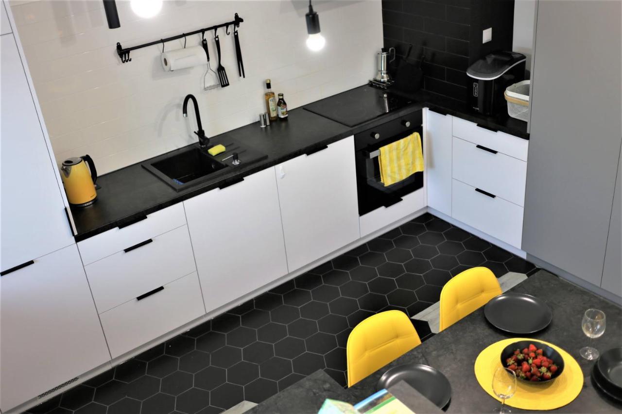 Ferienwohnung Bieszczadzkie Utulenie Ustrzyki Dolne Exterior foto