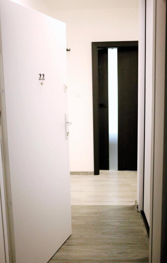 Ferienwohnung Bieszczadzkie Utulenie Ustrzyki Dolne Exterior foto